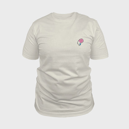 Unisex-T-Shirt cremeweiß mit bestickter Brustpartie, afrikanischer Frau mit Kopftuch und großen Ohrringen, vorderansicht mann