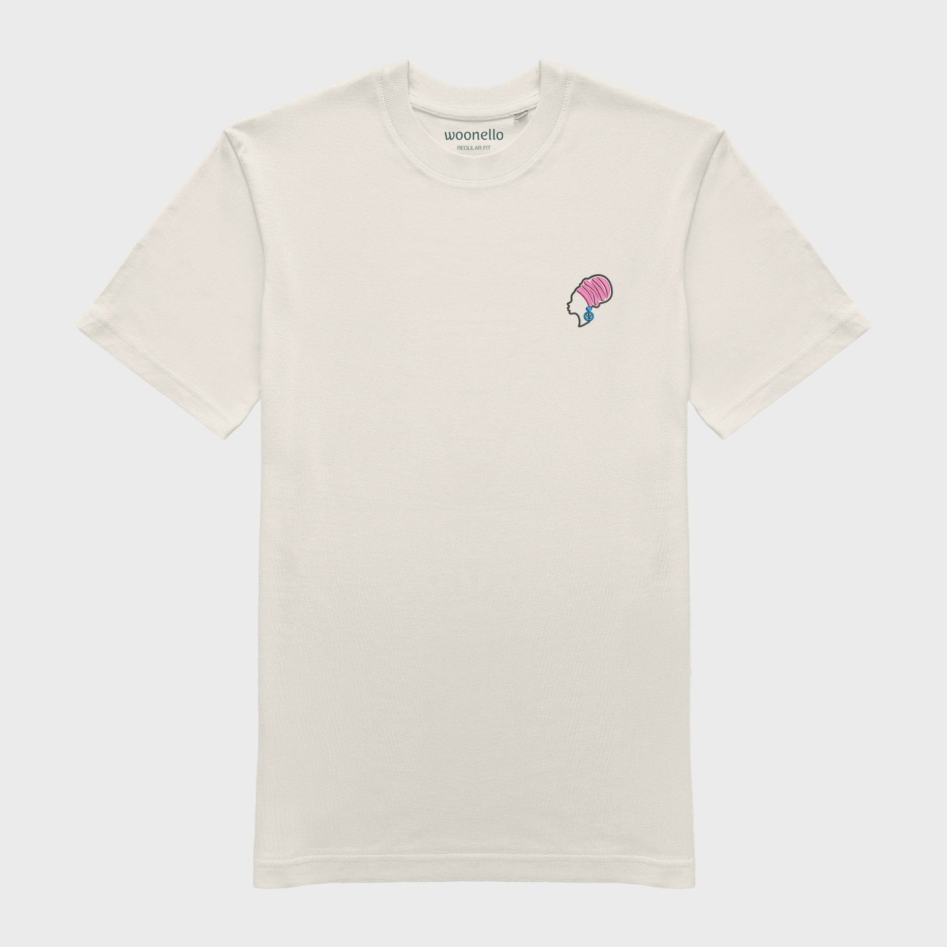 Unisex-T-Shirt cremeweiß mit bestickter Brustpartie, afrikanischer Frau mit Kopftuch und großen Ohrringen