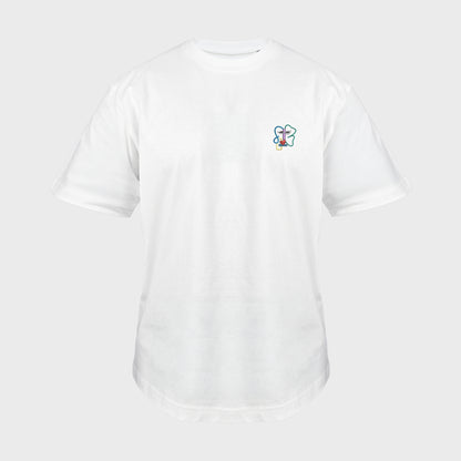 Unisex-T-Shirt Oversize weiß mit bestickter Brustpartie, abstraktes Linienkunst-Gesicht mit farbenfrohen Details, vorderansicht mann