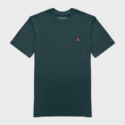 Unisex-T-Shirt petrol mit bestickter Brustpartie, afrikanischer Frau in Kleid, rote Schüssel auf Kopf