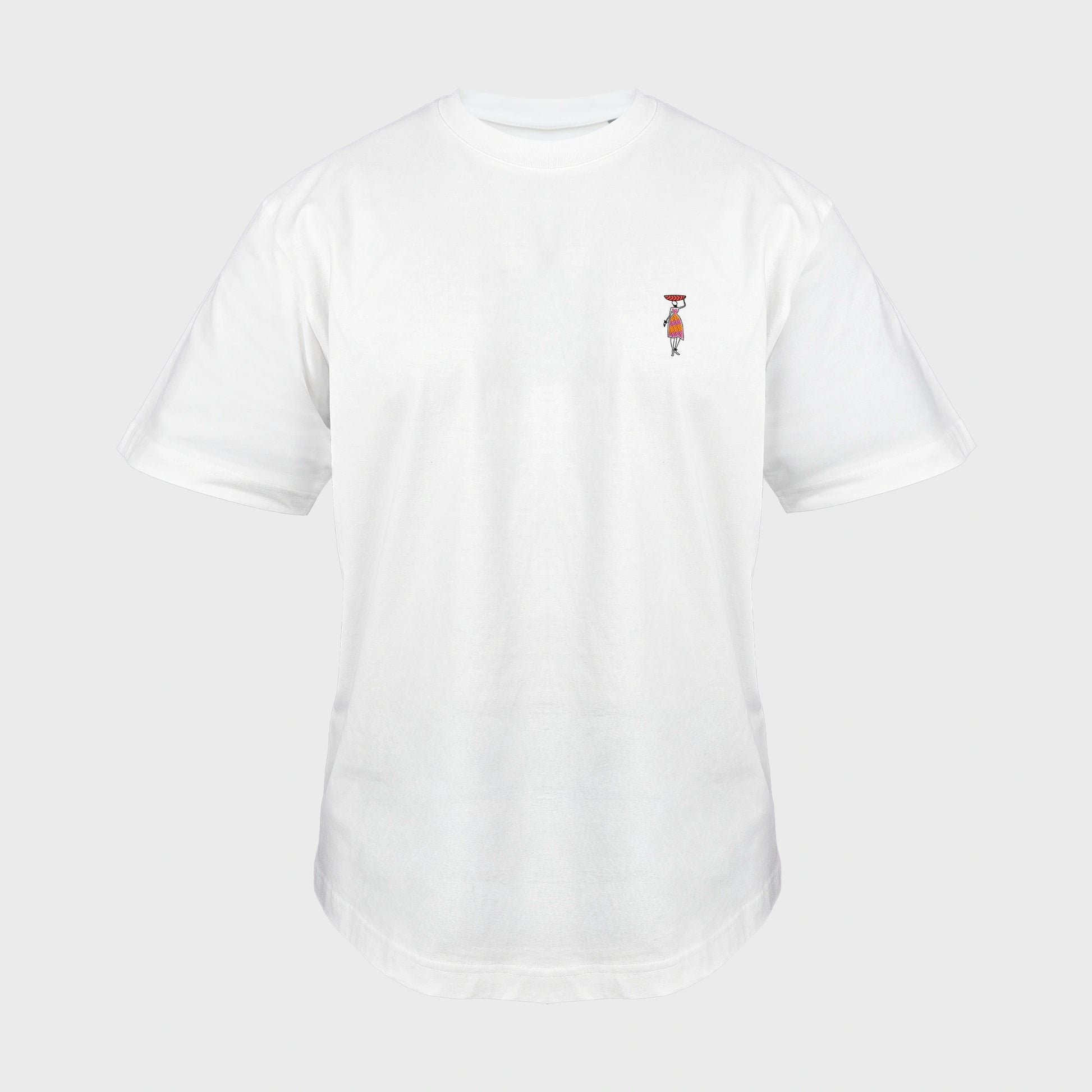 Unisex-T-Shirt Oversize weiß mit bestickter Brustpartie, afrikanischer Frau in Kleid, rote Schüssel auf Kopf, vorderansicht mann