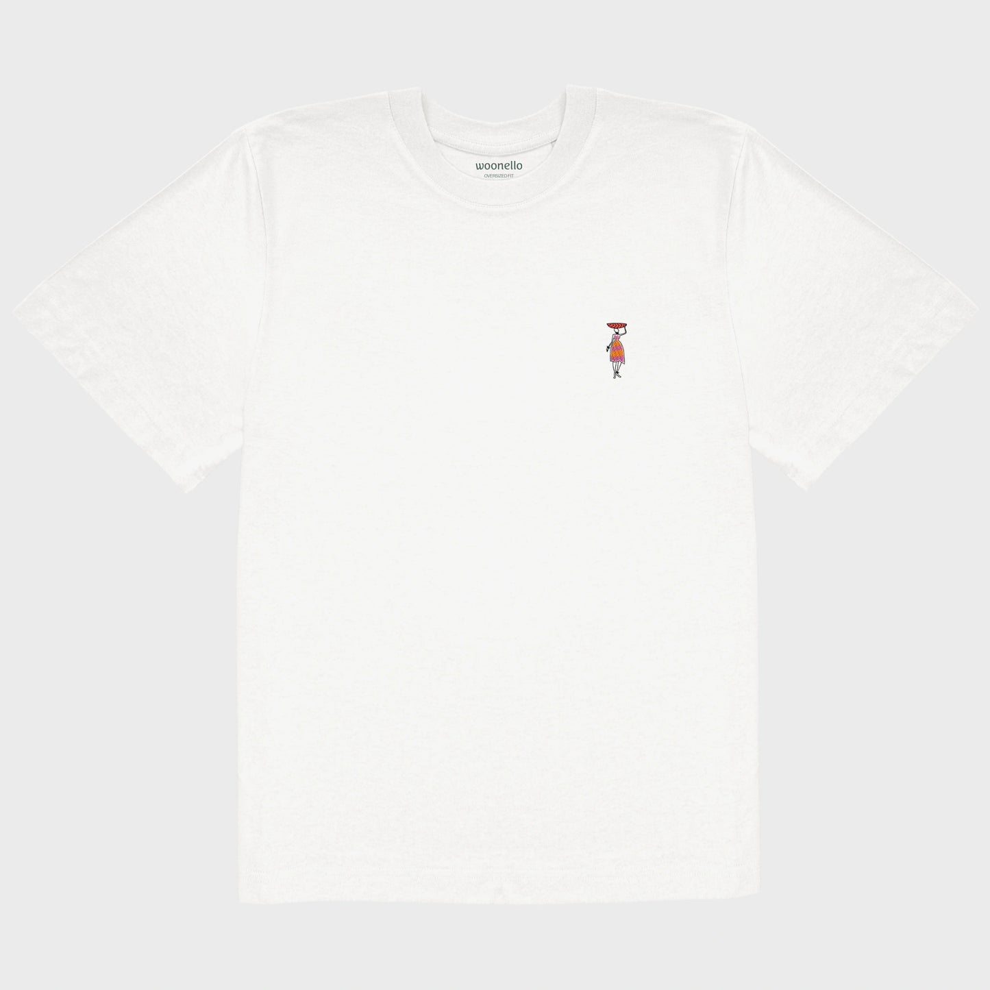 Unisex-T-Shirt Oversize weiß mit bestickter Brustpartie, afrikanischer Frau in Kleid, rote Schüssel auf Kopf