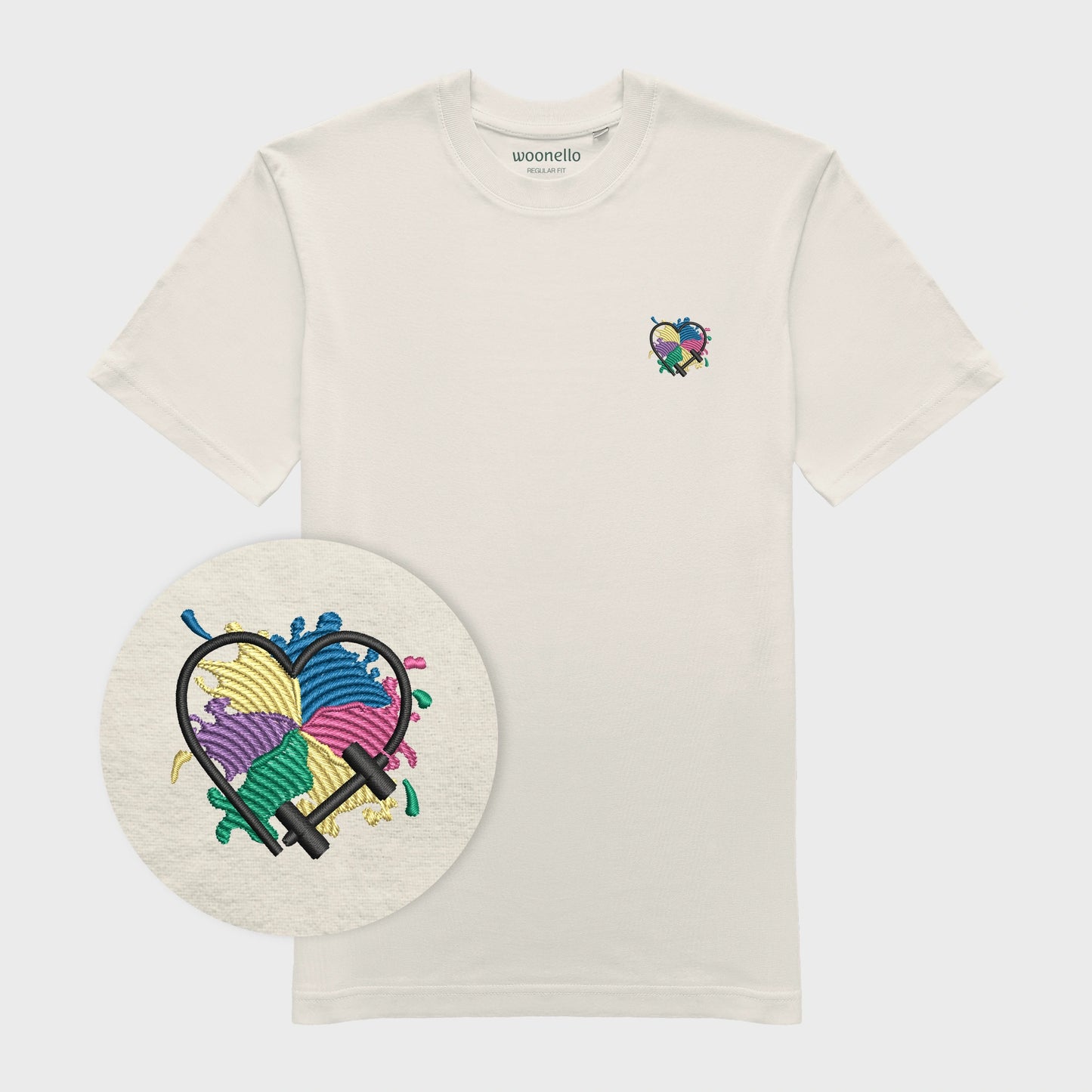 Unisex-T-Shirt cremeweiß mit bestickter Brustpartie, Fokus auf Design, Hantelmotiv in Herzform auf mehrfarbigem Hintergrund