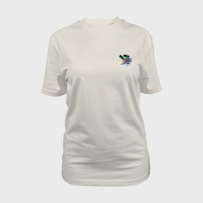 Unisex-T-Shirt cremeweiß mit bestickter Brustpartie, Umrisszeichnung eines Sneakers mit Bewegungslinien im Hintergrund, vorderansicht frau