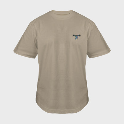 Unisex-T-Shirt Oversize mastic mit bestickter Brustpartie, minimalistische Umrisszeichnung einer Person in Kniebeuge mit Langhantel, mehrfarbiger Hintergrund, vorderansicht mann