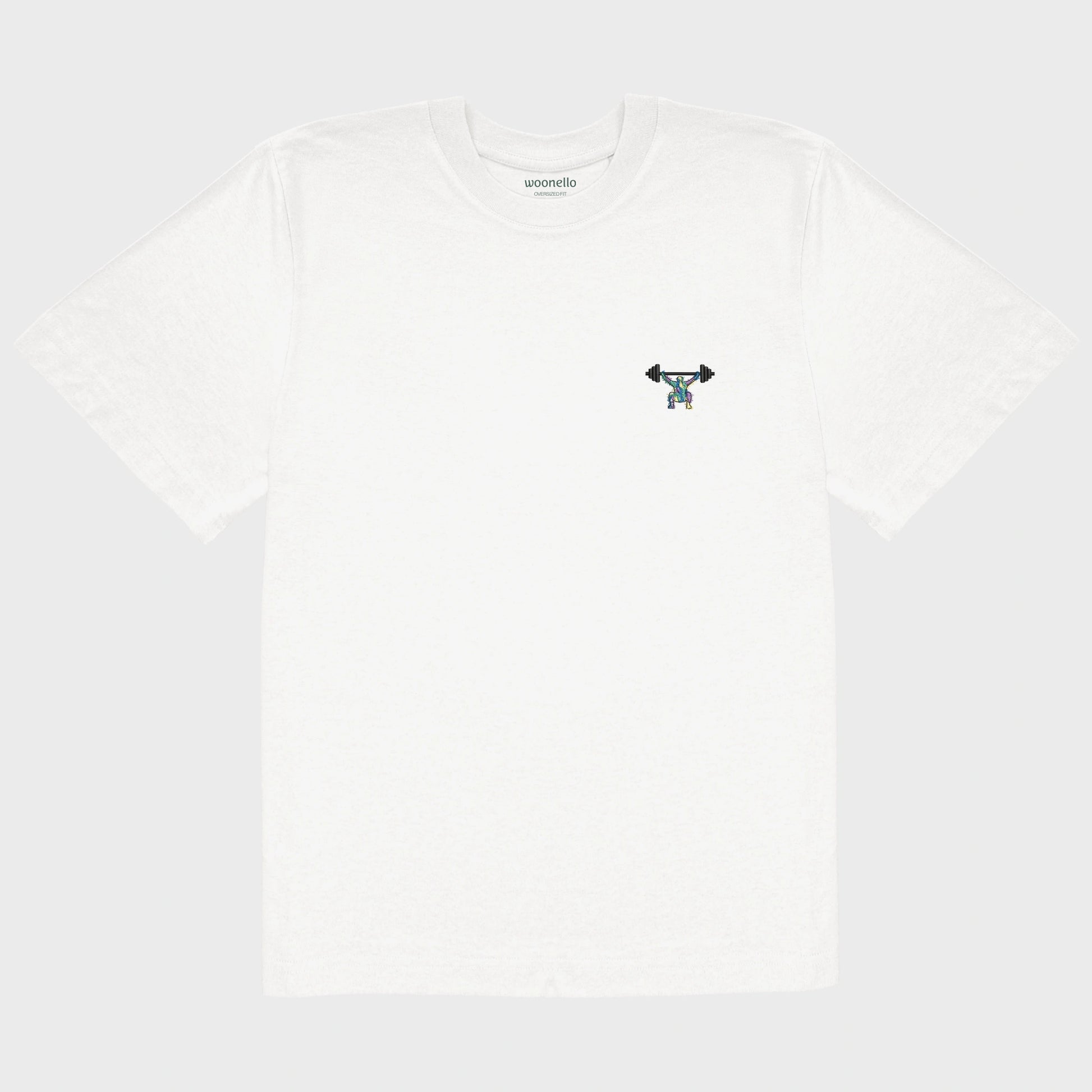 Unisex-T-Shirt Oversize weiß mit bestickter Brustpartie, minimalistische Umrisszeichnung einer Person in Kniebeuge mit Langhantel, mehrfarbiger Hintergrund