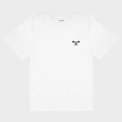 Unisex-T-Shirt Oversize weiß mit bestickter Brustpartie, minimalistische Umrisszeichnung einer Person in Kniebeuge mit Langhantel, mehrfarbiger Hintergrund
