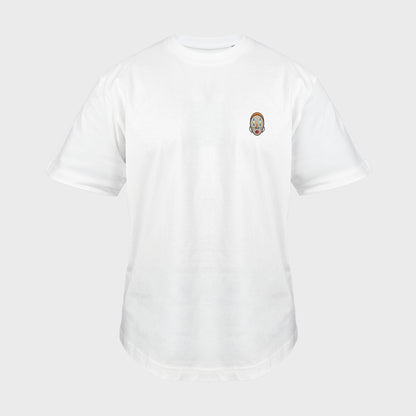 Unisex-T-Shirt Oversize weiß mit bestickter Brustpartie, abstraktes afrikanisches Maske mit halbmondförmigen Augen, vorderansicht mann