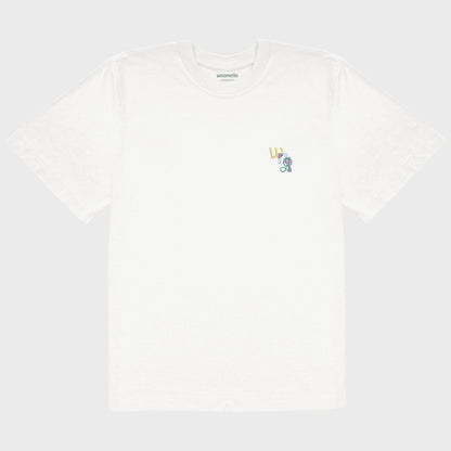 Unisex-T-Shirt Oversize weiß mit bestickter Brustpartie, WNL-Logo (Kurzform von Woonello) mit Kleeblatt-Unendlichkeitssymbol
